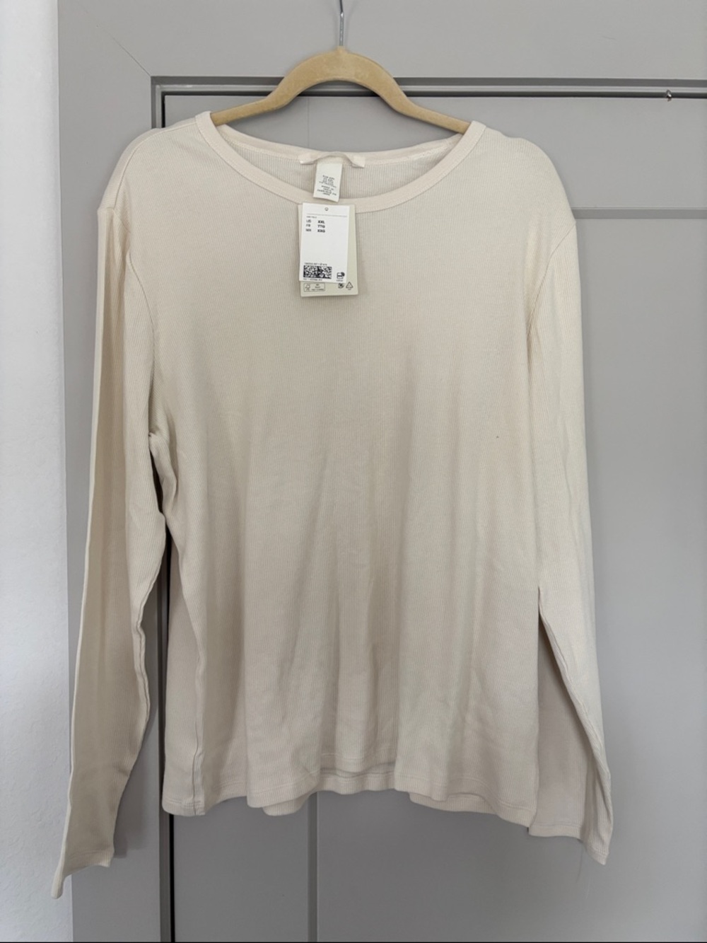 H&M Cream Long Sleeve Crewneck Top